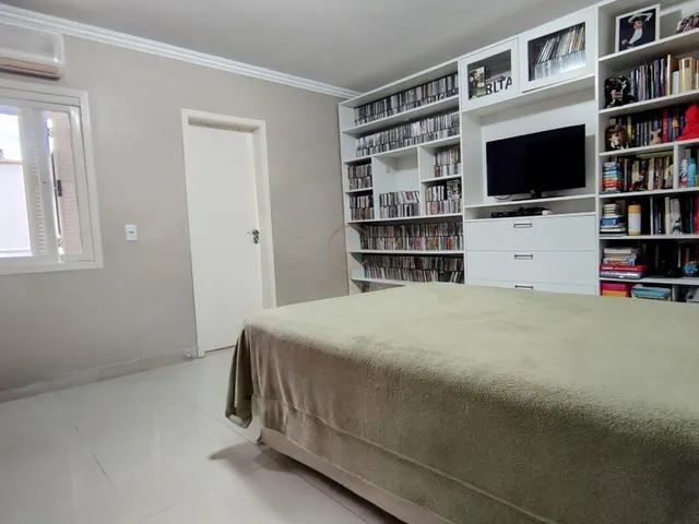 Imagem 11: Casa Térrea 03 Dormitórios com 02 Vagas para Veículos no bairro Moinhos de Vento