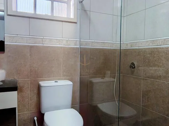 Imagem 10: Casa Térrea 03 Dormitórios com 02 Vagas para Veículos no bairro Moinhos de Vento