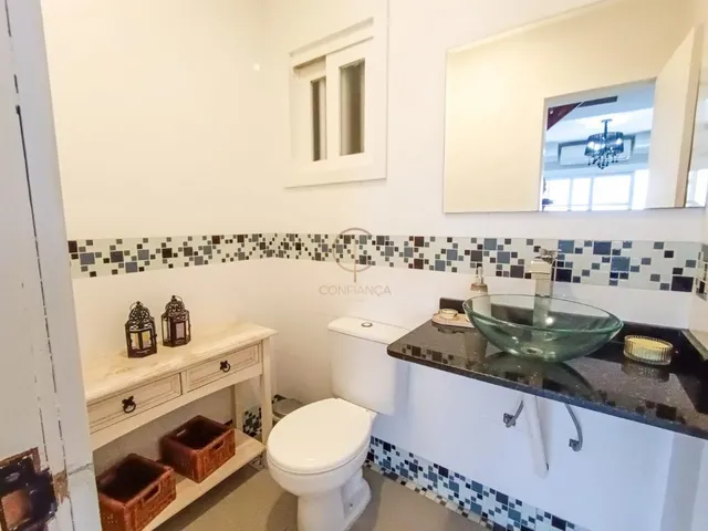 Imagem 4: EXCELENTE SOBRADO SEMI MOBILIADO DE 02 DORMITÓRIOS COM SUITE AMERICANA, SACADA E