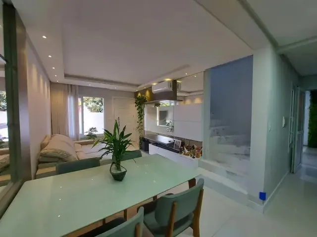 Imagem: Sobrado em Condominio - 03 Dormitórios