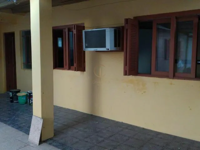 Imagem 3: Terreno no Niterói com três casas para locação