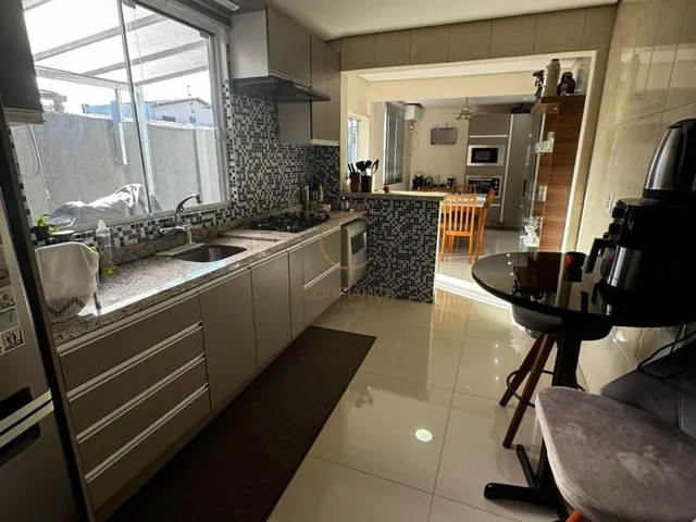 Imagem 4: CASA DE 2 DORMITÓRIOS E SOBRADO DE 2 DORMITÓRIOS no bairro Niterói