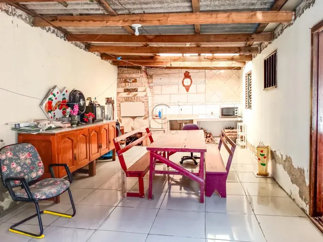 Imagem 5: Casa à venda em Olaria, Canoas - 140m² - Churrasqueira e Piso Laminado