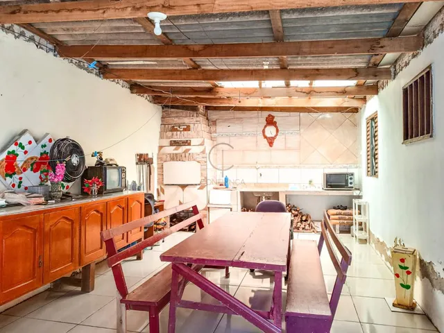 Imagem 3: Casa à venda em Olaria, Canoas - 140m² - Churrasqueira e Piso Laminado