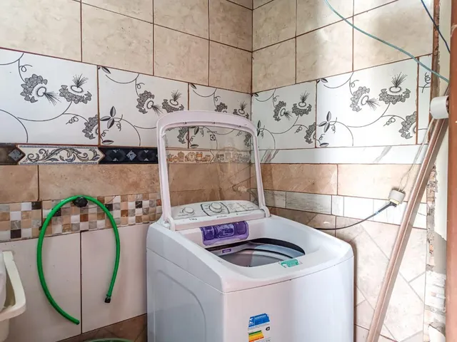 Imagem 2: Casa à venda em Olaria, Canoas - 140m² - Churrasqueira e Piso Laminado