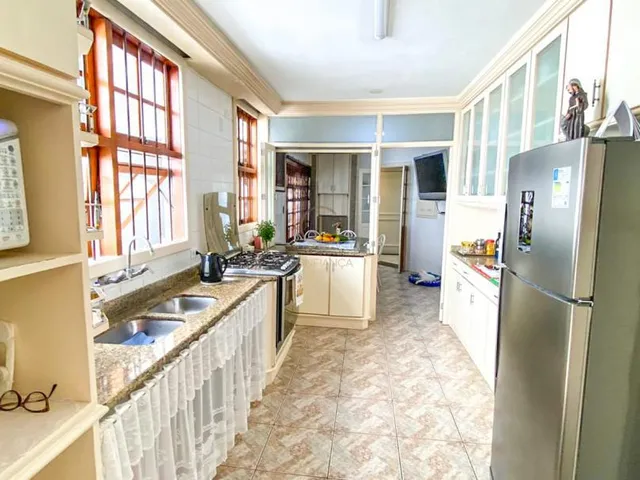 Imagem 2: Casa à venda em Canoas - Jardim do Lago - 248.97m² - Churrasqueira e Closet