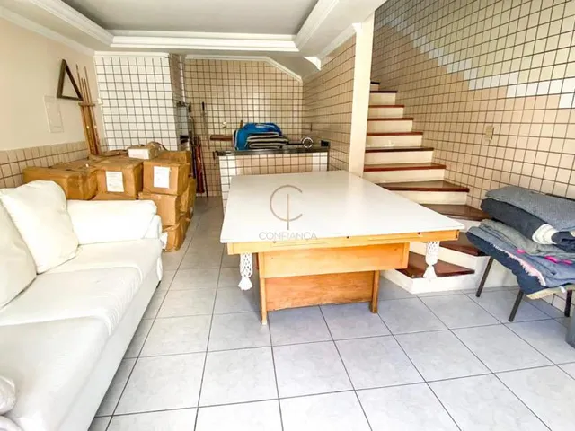 Imagem 14: Casa à venda em Canoas - Jardim do Lago - 248.97m² - Churrasqueira e Closet
