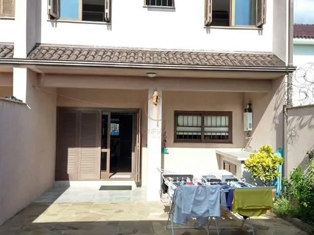 Imagem 2: CASA com 3 dormitórios, suíte 4 banheiros e amplo pátio a venda em Canoas