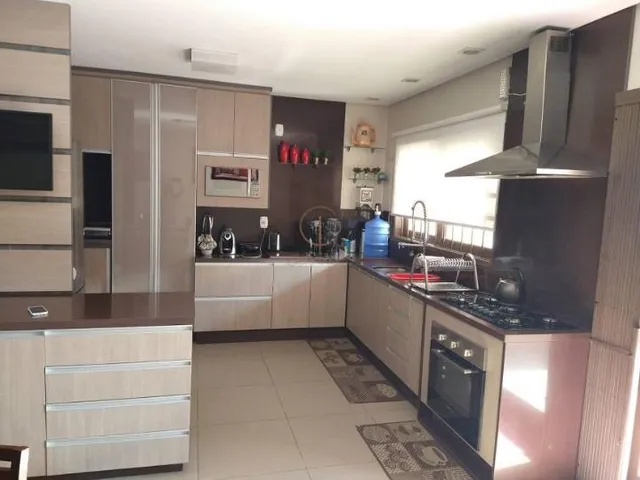 Imagem 11: CASA com 3 dormitórios, suíte 4 banheiros e amplo pátio a venda em Canoas