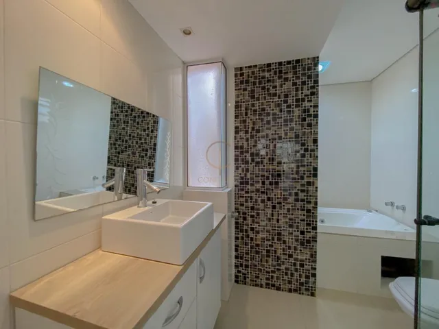 Imagem 16: Sobrado com 5 dormitorio, sendo 1 suite - Nossa senhora das Graças - Canoas/RS