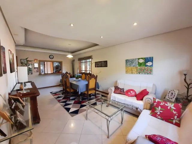 Imagem 10: Sobrado 5 dormitórios, com 2 suítes, 4 Vagas no bairro Moinhos de ventos - Canoas/RS