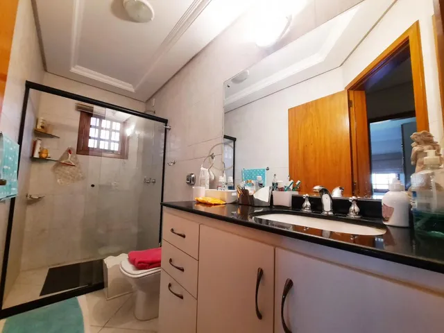 Imagem 12: Sobrado 5 dormitórios, com 2 suítes, 4 Vagas no bairro Moinhos de ventos - Canoas/RS