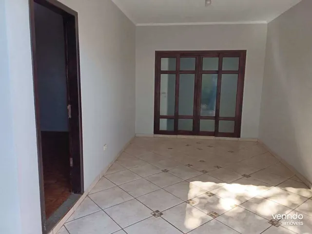 Imagem 2: CASA A VENDA NO COUNTRY com PISCINA