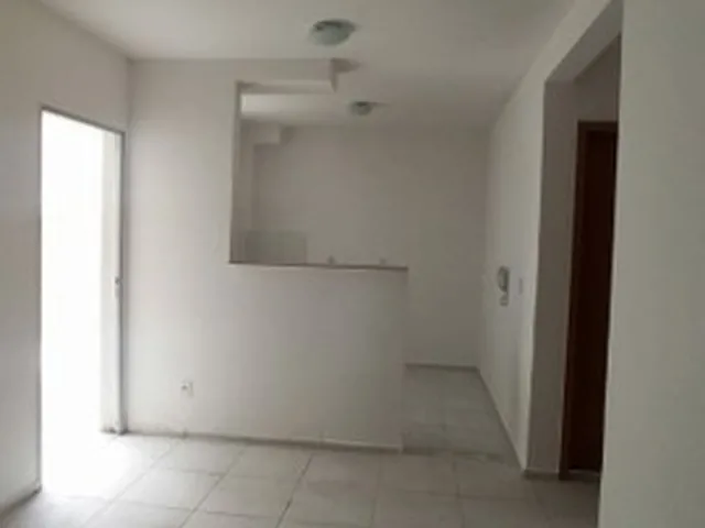 Imagem: Apt de 2/4 Térreo em Cond. Fechado no Sim