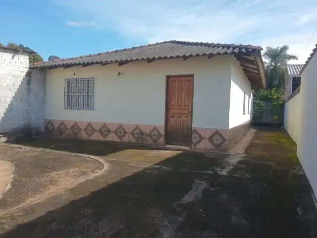 Imagem: Alugo Casa C/ 03 Quartos na Av. Pinheiro