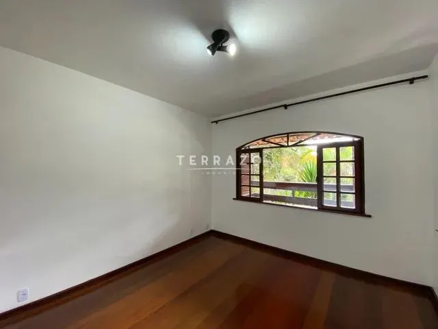 Imagem 9: Casa para Aluguel, 3 Quartos, 1 Suíte, 2 Vagas, Golfe - Teresópolis/Rj - R$ 3500,00
