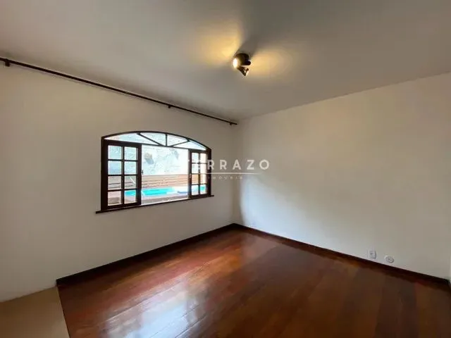 Imagem 5: Casa para Aluguel, 3 Quartos, 1 Suíte, 2 Vagas, Golfe - Teresópolis/Rj - R$ 3500,00