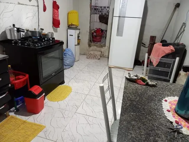 Imagem: A casa possui 3 Dormitórios, 1 Banheiro e está localizado