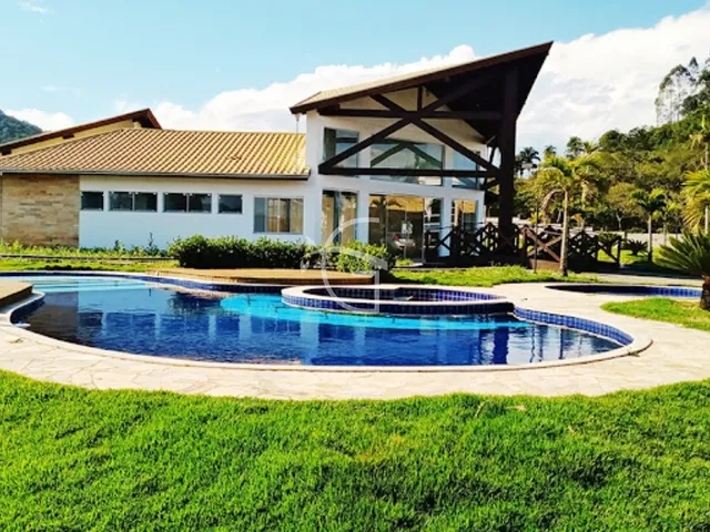 Imagem 7: ELE É UM VERDADEIRO PARAISO