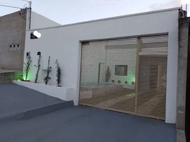 Imagem: Linda (Casa Moderna )Em Contagem com Piscina