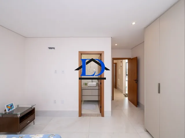 Imagem 6: Casa em Condomínio de Luxo à Venda em Senador Canedo-GO, Jardins Nápoles: 4 Quartos, 4
