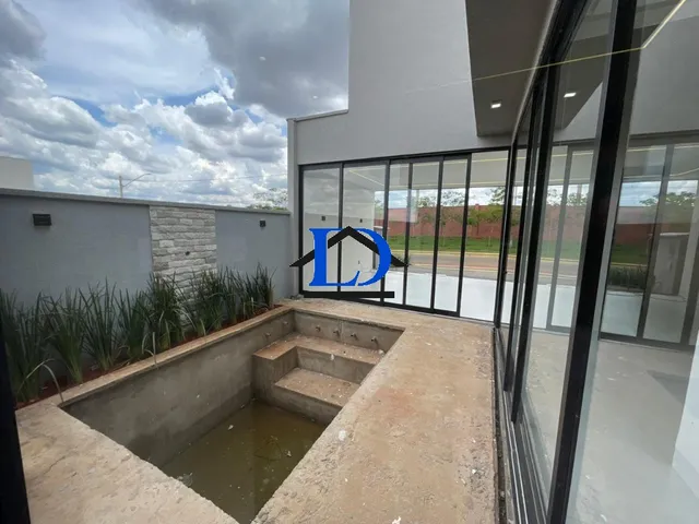 Imagem 8: Casa de Alto Padrão à Venda em Condomínio Exclusivo em Senador Canedo-GO: 3 Quartos, 3