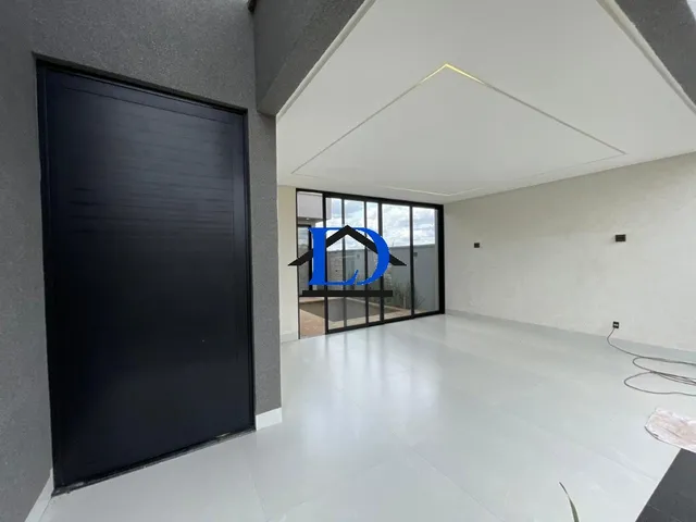 Imagem 12: Casa de Alto Padrão à Venda em Condomínio Exclusivo em Senador Canedo-GO: 3 Quartos, 3