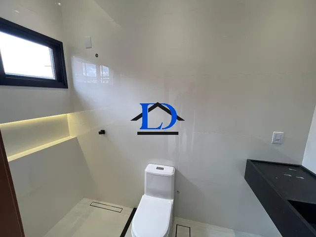 Imagem 11: Casa de Alto Padrão à Venda em Condomínio Exclusivo em Senador Canedo-GO: 3 Quartos, 3