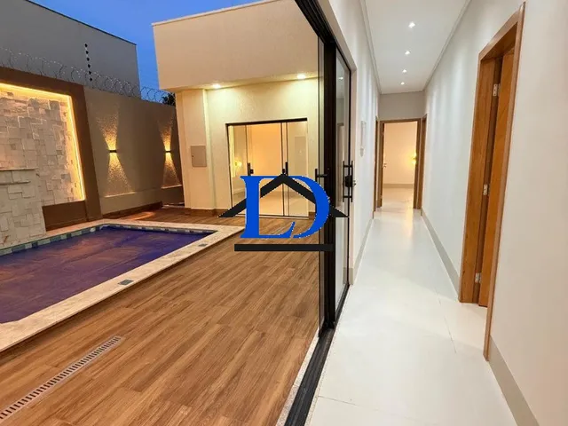 Imagem: A casa possui 4 Dormitórios, 4 Suítes, 5 Banheiros, 4
