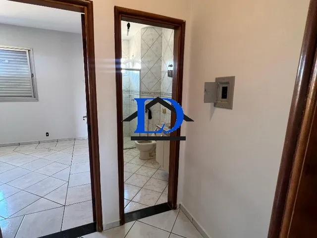 Imagem 3: Casa à venda no Jardim América em Goiânia-GO: Sobrado com 3 quartos, suíte, 2 salas