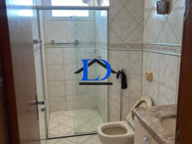 Imagem 4: Casa à venda no Jardim América em Goiânia-GO: Sobrado com 3 quartos, suíte, 2 salas