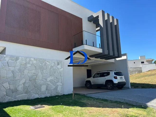 Imagem 14: Oportunidade Única: Casa em Condomínio de Alto Padrão com 4 Suítes e Piscina Aquecida