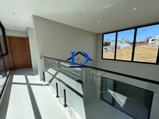 Imagem 7: Oportunidade Única: Casa em Condomínio de Alto Padrão com 4 Suítes e Piscina Aquecida