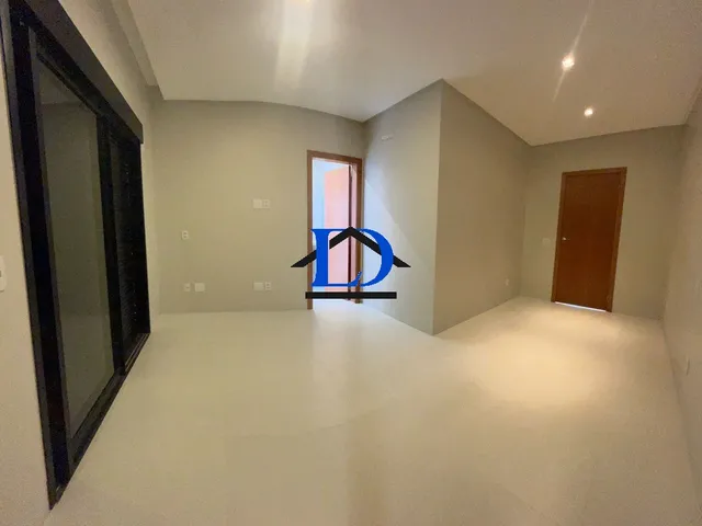 Imagem 8: Oportunidade Única: Casa em Condomínio de Alto Padrão com 4 Suítes e Piscina Aquecida