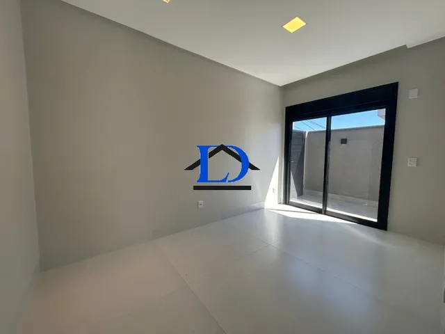 Imagem 13: Oportunidade Única: Casa em Condomínio de Alto Padrão com 4 Suítes e Piscina Aquecida