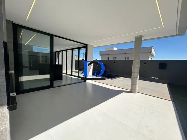 Imagem 6: Oportunidade Única: Casa em Condomínio de Alto Padrão com 4 Suítes e Piscina Aquecida