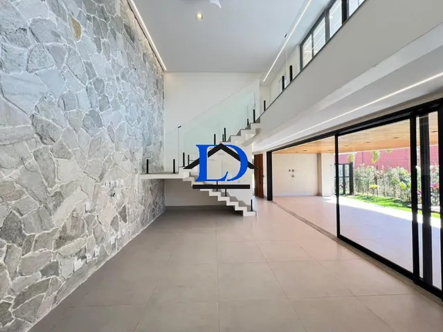 Imagem: Casa de luxo em condomínio no Jardins Bolonha