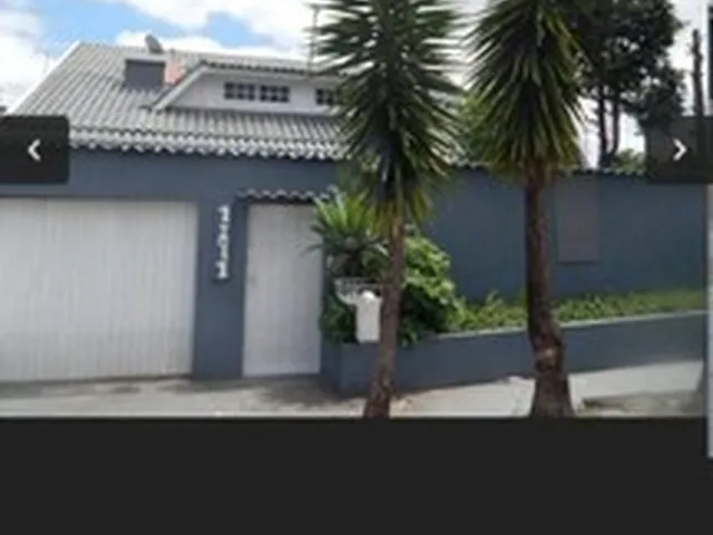 Imagem: A casa possui 5 Dormitórios, 3 Suítes, 5 Banheiros, 5