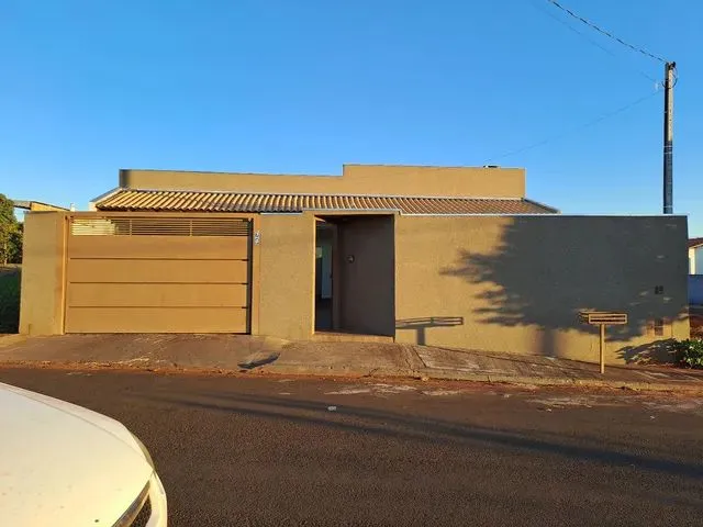 Imagem: A casa possui 3 Dormitórios, 3 Suítes, 5 Banheiros, 4