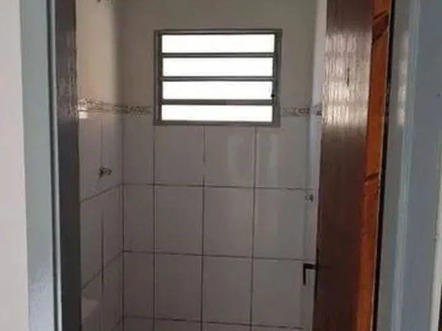 Imagem 9: Casa com 2 Quartos e Garagem a Venda