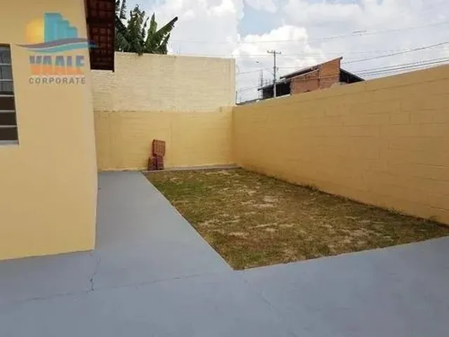Imagem 2: Casa com 2 Quartos e Garagem a Venda
