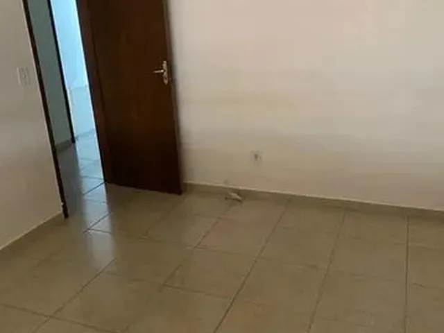 Imagem 2: Alugo Quartos de Casa Sem Mobília ?. Casa Grande com Vários Cômodos