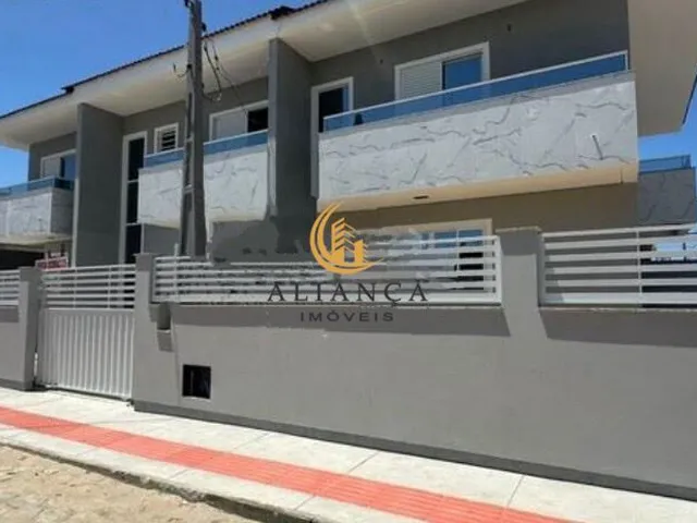 Imagem: A casa possui 2 Dormitórios, 1 Banheiro, 2 Vagas na