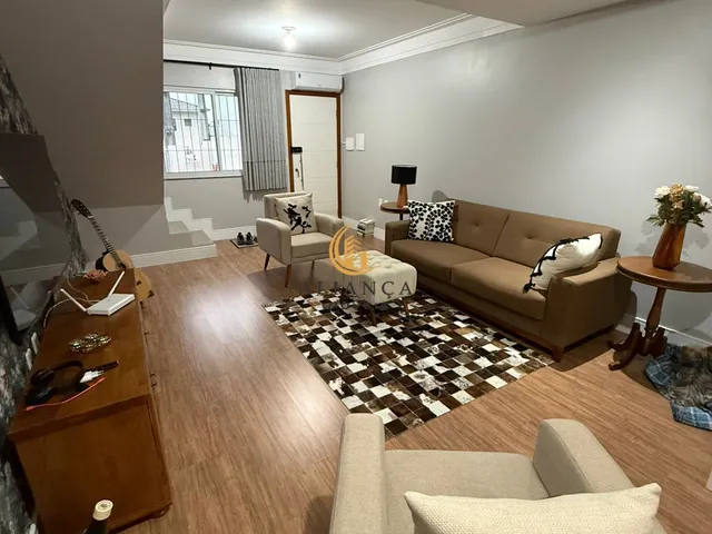 Imagem: Casa Sobrado em Forquilhas, São José/SC
