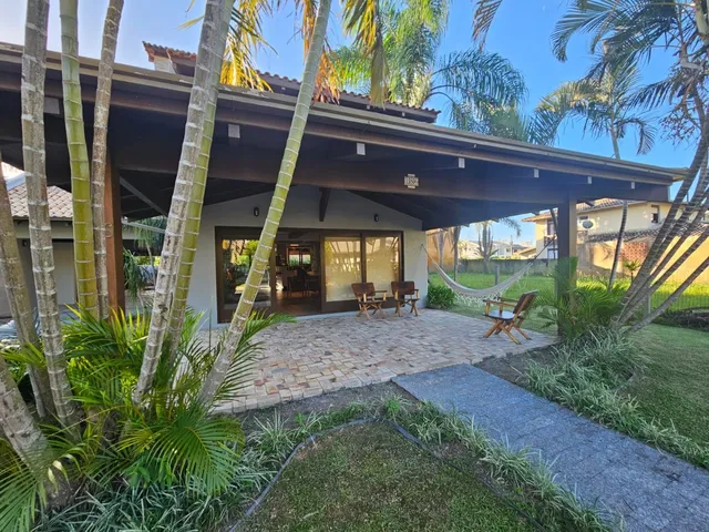 Imagem 14: Casa à Venda ou Locação em Garopaba-SC: 2 Quartos, 1 Suíte, 2 Banheiros, 3 Vagas no