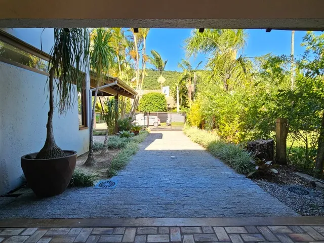 Imagem 7: Casa à Venda ou Locação em Garopaba-SC: 2 Quartos, 1 Suíte, 2 Banheiros, 3 Vagas no