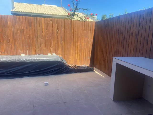 Imagem 2: Casa À Venda em Garopaba-Sc: 2 Quartos, 2 Suítes, 1 Vaga - Viva o Seu Sonho em Areias de Palhocinha!