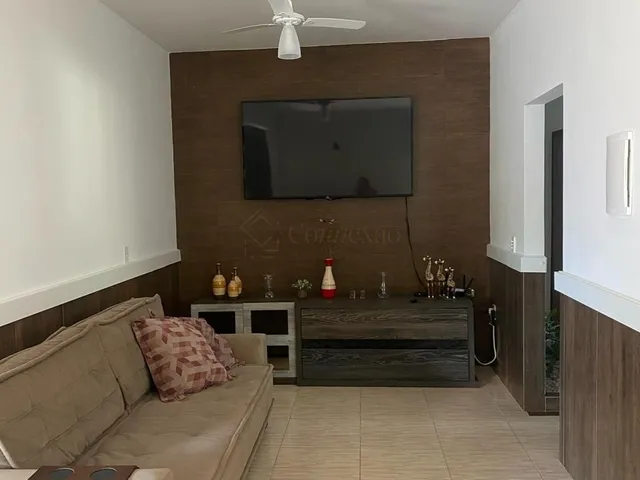 Imagem 4: Casa À Venda em Garopaba-Sc: 2 Quartos, 1 Suíte, 3 Vagas. Oportunidade Única em Localização Privilegiada!