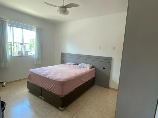 Imagem 6: Casa À Venda em Garopaba-Sc: 2 Quartos, 1 Suíte, 3 Vagas. Oportunidade Única em Localização Privilegiada!