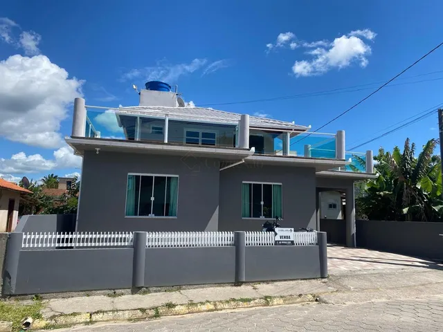 Imagem 8: Casa À Venda em Garopaba-Sc: 2 Quartos, 1 Suíte, 3 Vagas. Oportunidade Única em Localização Privilegiada!